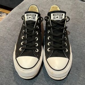 Black platform Converse All-Star size 9